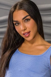 Angel – An Inviting Gaze, Gorgeous Lips, and a Stunning Figure